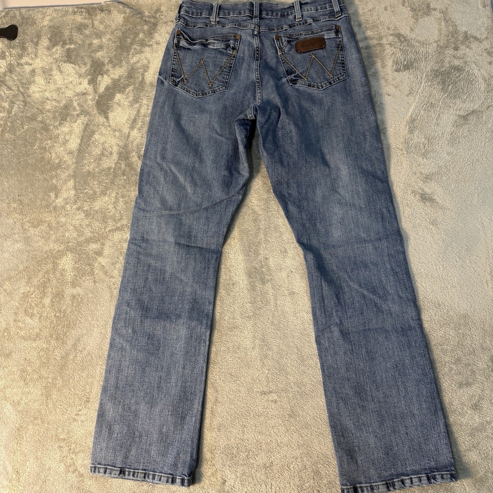 Wrangler Retro Jeans Mens 33x34 (Actual 32x33) Relaxed Boot Cut Light Wash